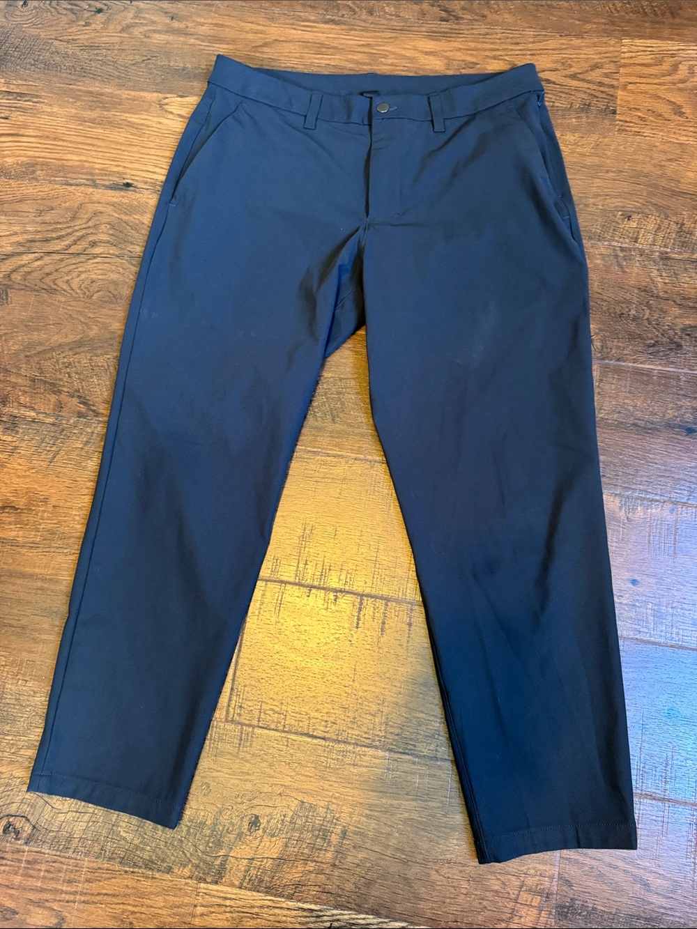 Stunning men’s Lululemon ABC pants in 34W 28L